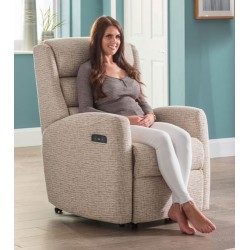 Somersby Petite Manual Recliner - 5 Year Guardsman Furniture Protection Included For Free!