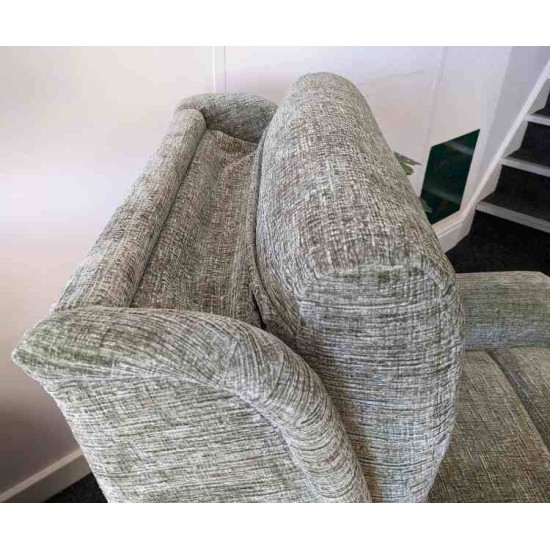 SHOWROOM CLEARANCE ITEM - RISER RECLINER - Celebrity Farndon Standard Triple Motor Cloud Zero Lift and Tilt Recliner SHOWROOM CLEARANCE ITEM - RISER RECLINER - Celebrity Farndon Standard Triple Motor Cloud Zero Lift and Tilt Recliner