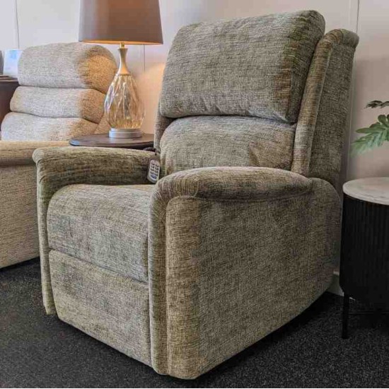 SHOWROOM CLEARANCE ITEM - RISER RECLINER - Celebrity Farndon Standard Triple Motor Cloud Zero Lift and Tilt Recliner SHOWROOM CLEARANCE ITEM - RISER RECLINER - Celebrity Farndon Standard Triple Motor Cloud Zero Lift and Tilt Recliner